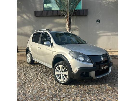 RENAULT SANDERO 1.6 STEPWAY 16V FLEX 4P MANUAL RENAULT SANDERO 1.6 STEPWAY 16V FLEX 4P MANUAL